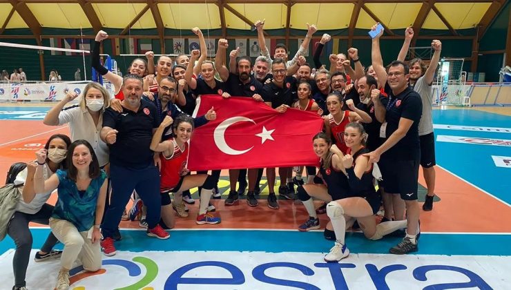 İşitme Engelliler Kadın Voleybol Milli Takımı dünya şampiyonu