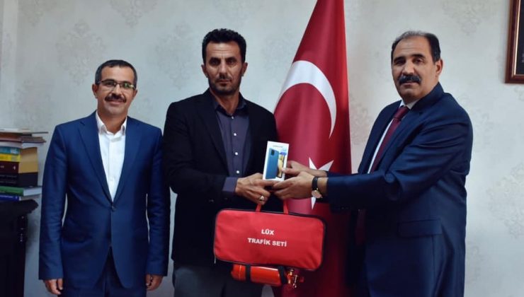 “İyi Dersler Şoför Amca” projesi fotoğraf yarışmasında Erzincan’a ikincilik ödülü