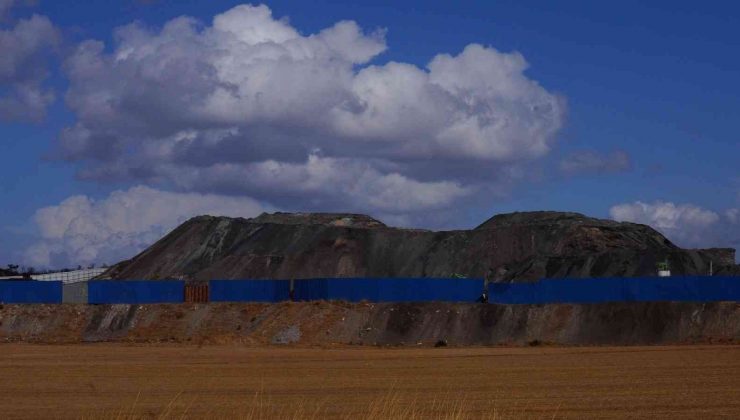 İzmir Büyükşehir Belediyesinden Foça’daki cüruf tesisini kapatma kararı