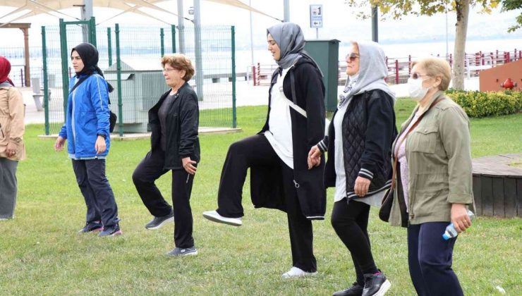 İzmit Belediyesi yürüyüş etkinliği düzenledi