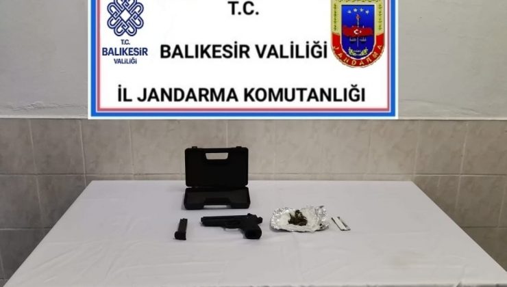 Jandarma uyuşturucu tacirlerine göz açtırmıyor