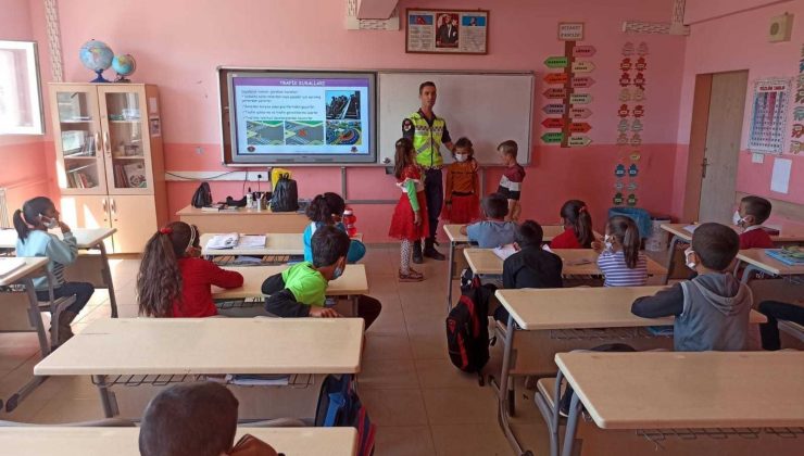 Jandarmadan öğrencilere trafik eğitimi