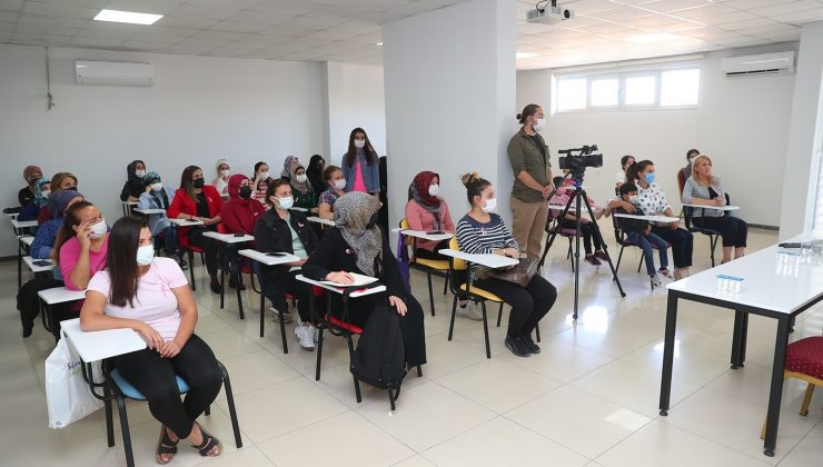 Kadınlar meme kanserine karşı bilgilendirildi