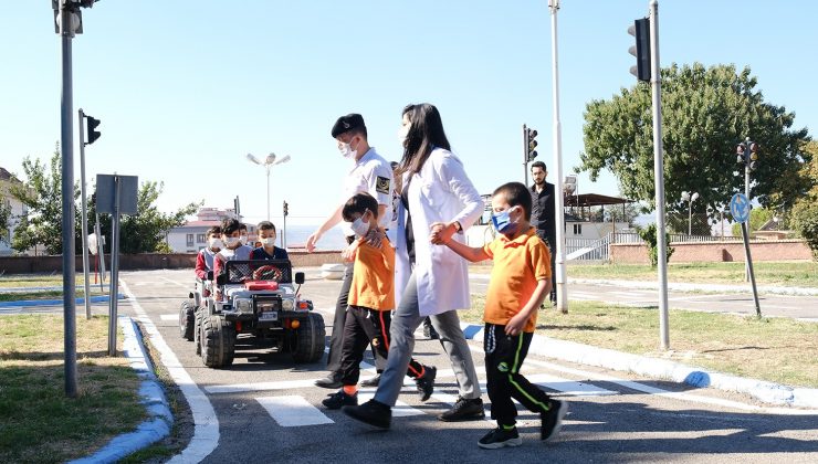 Kahramanmaraş’ta çocuklara trafik eğitimi