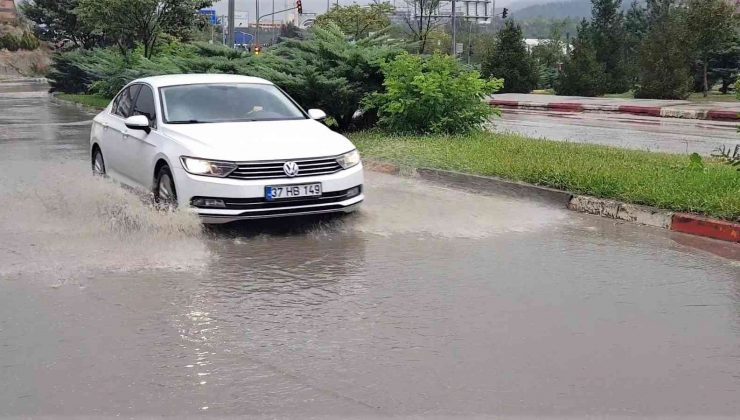 Karabük’te sağanak ve dolu etkili oldu