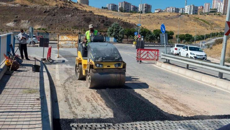 Karşıyaka ve Karabağlar’da yağmur suyu hattı çalışmaları sürüyor