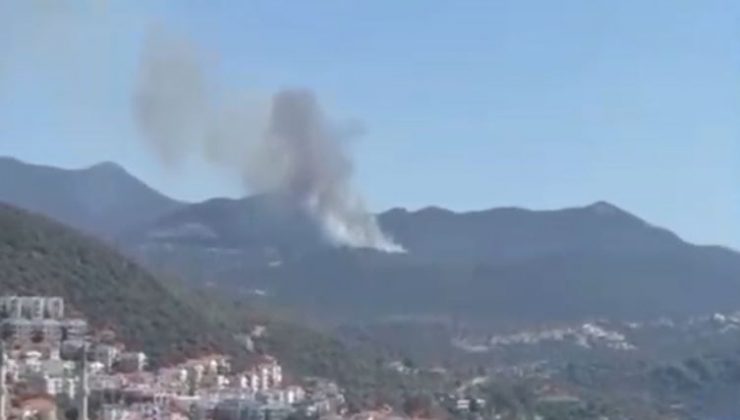 Kaş’ta makilik alanda çıkan yangın söndürüldü