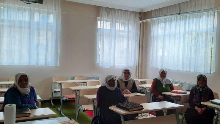 Kavaklı ve Balçıkhisar köylerinde yetişkinlere Kur’an-ı Kerim okuma kursu