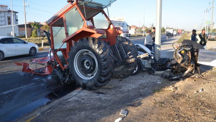 Kavşakta tırın ve otomobilin çarptığı traktör ikiye bölündü: 1 ölü, 2 yaralı