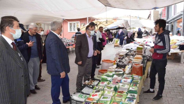 Kaymakam ve belediye başkanları pazarcı esnafını dinledi