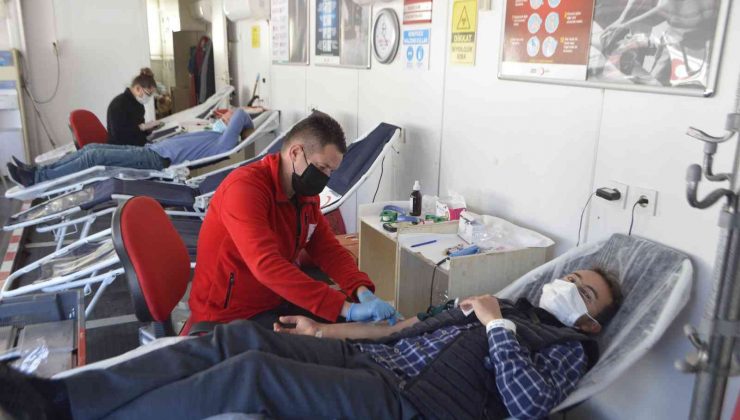 Kızılay’ın kan bağışı tırı Tavşanlı’da