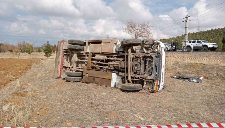 Konya’da akaryakıt tankeri devrildi: 1 yaralı