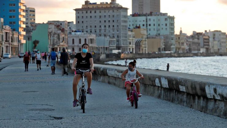 Küba, aralık ayına kadar nüfusunun yüzde 90’ını aşılamayı hedefliyor