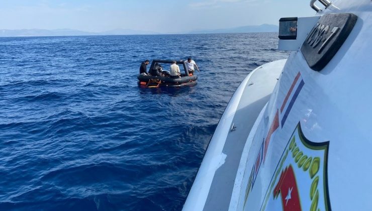 Kuşadası açıklarında 60 düzensiz göçmen kurtarıldı