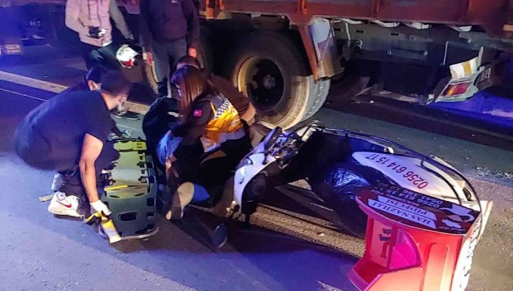 Kuşadası’nda motosiklet kamyona çarptı: 1 yaralı