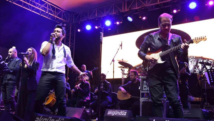 Kuşadası’nda yaza  veda konseri