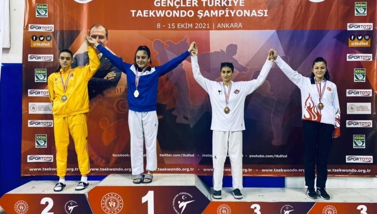 Livanur Türkiye 3.’sü oldu