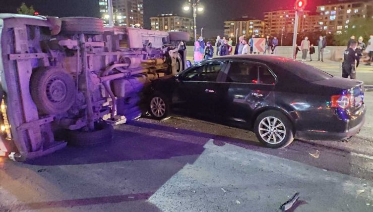 Malatya’da ambulans ile otomobil çarpıştı: 4 yaralı