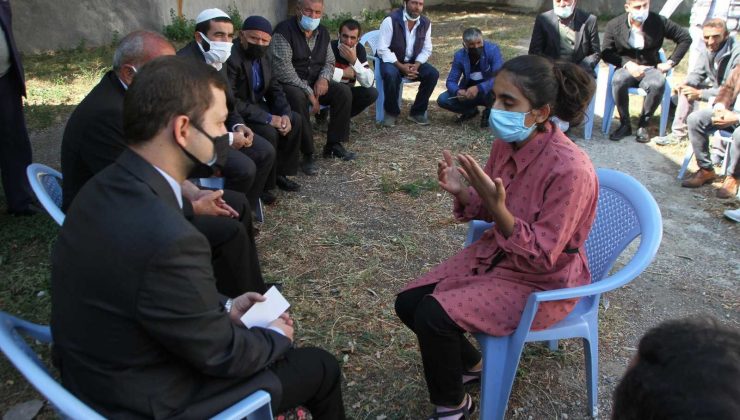 Malazgirt Kaymakamı Demirer köy ziyaretlerini sürdürüyor