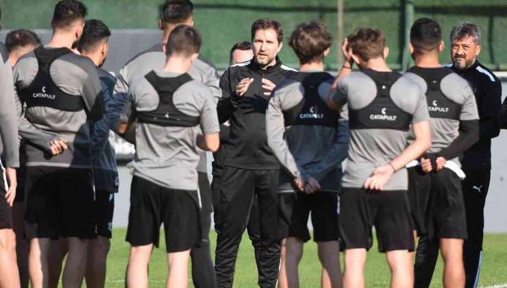 Manisa FK yeni hocasıyla hazırlıklarını sürdürdü