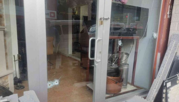 Maskeli şüpheli iş yerine kurşun yağdırıp kaçtı