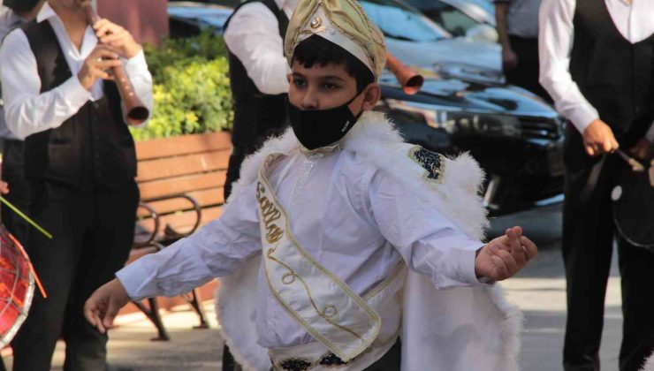 Menteşe’de şenliğin ikinci günü sünnet şöleni ile başladı