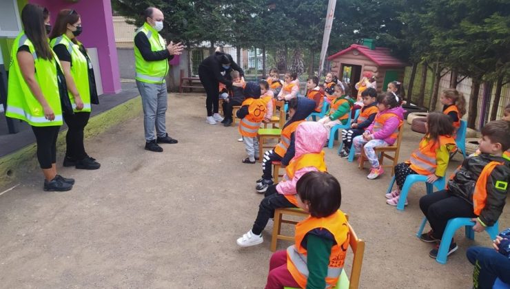 Minik yüreklerin büyük sevgisi