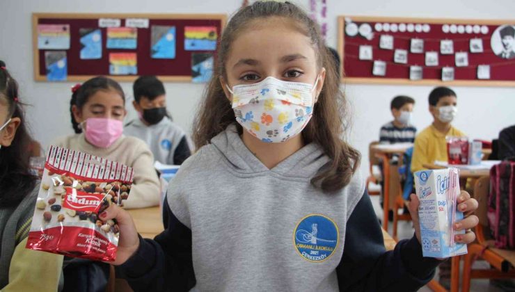 Öğrencilere süt dağıtıldı