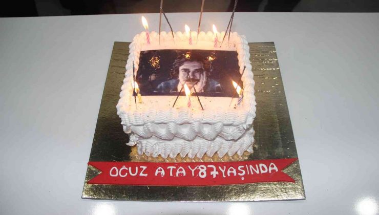Oğuz Atay’ı doğum gününü, memleketinde pasta keserek kutladılar