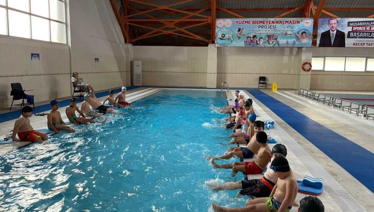 Okuldan sonra yüzmeye