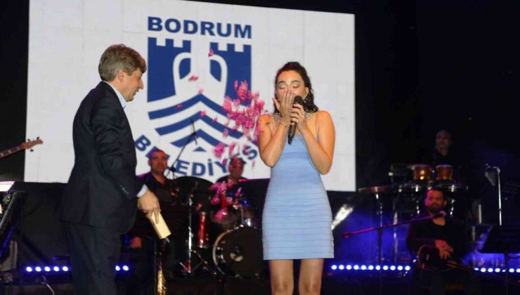 Öykü Gürman’dan hayranlarına müjde