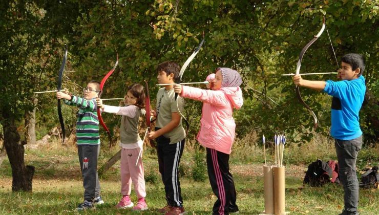 Çocuklar çömlek yaptı