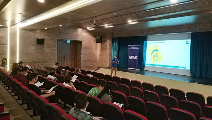 Özel güvenliklere afet eğitimi verildi