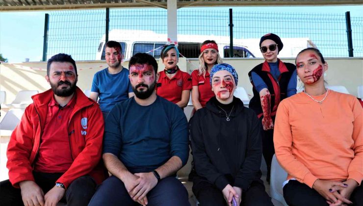 Onlar 112 tatbikatlarının vazgeçilmez ’makyaj ustaları’