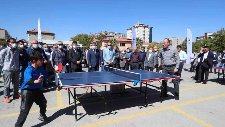Pamukkale Belediyesinden okullara malzeme desteği
