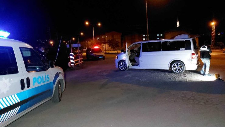 Samsun’da araçta oturan gençlere silahlı saldırı