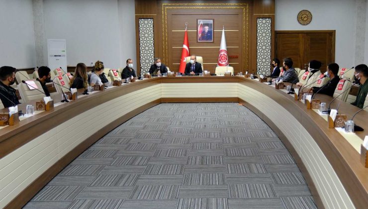 Rektör Karabağ şehit ve gazi çocukları ile bir araya geldi