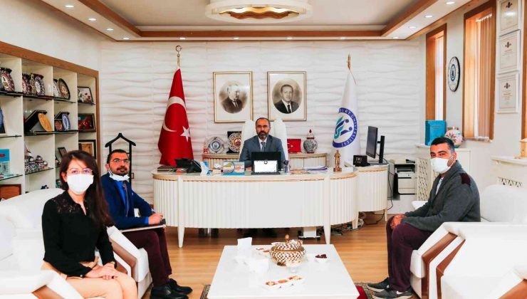 Rektör Prof. Dr. Türkmen, akademik ve idari personelleri ağırladı