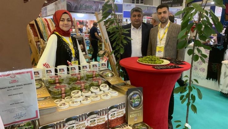 Rifat Hisarcıklıoğlu, Hereke halısı dokudu