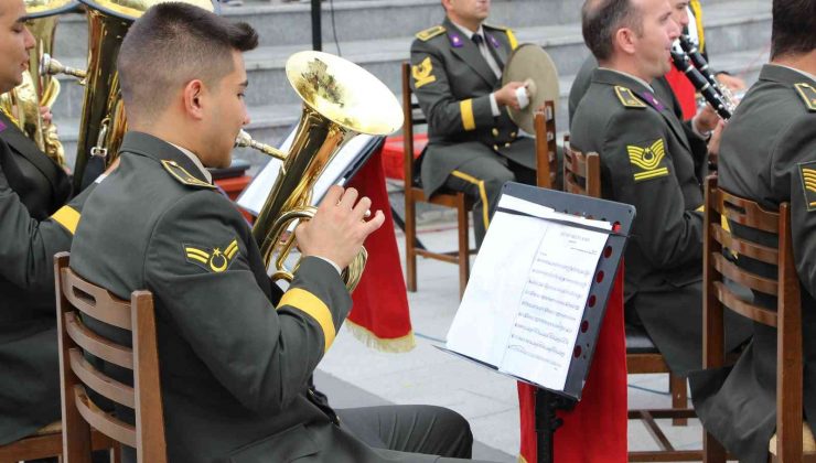 Rize Meydanı Jandarma Bando Ekibi ile renklendi