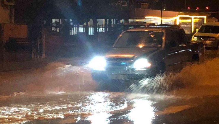 Rize’de şiddetli yağış su baskınlarına neden oldu