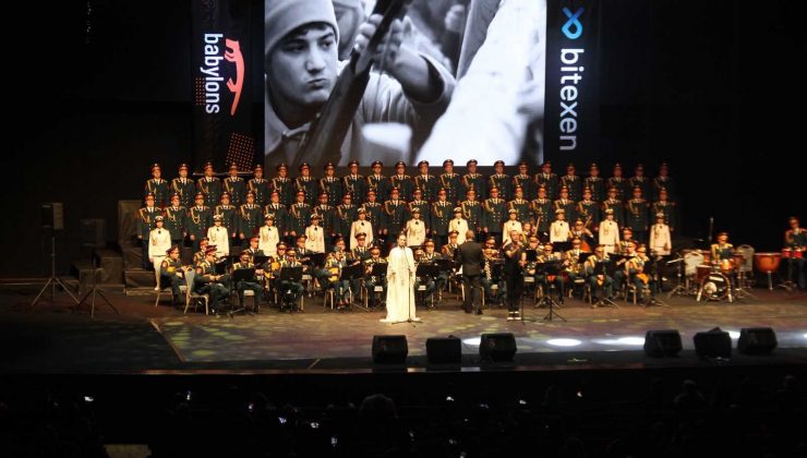 Rus Kızılordu Korosu ve Haluk Levent Konya’da sahne aldı