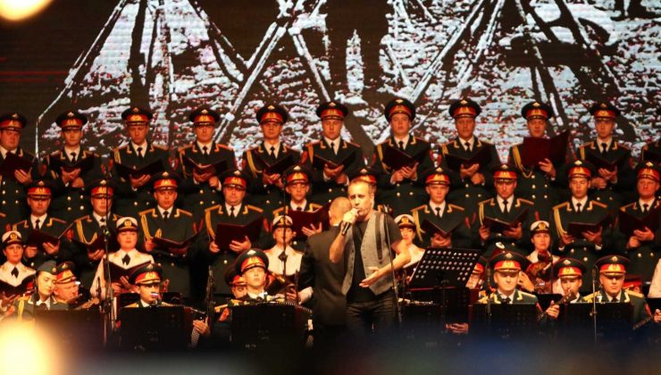 Rus Kızılordu Korosu ve Haluk Levent Mersinliler ile buluştu