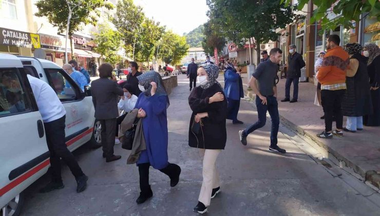 Sağlık ekipleri aşı için köy köy geziyor