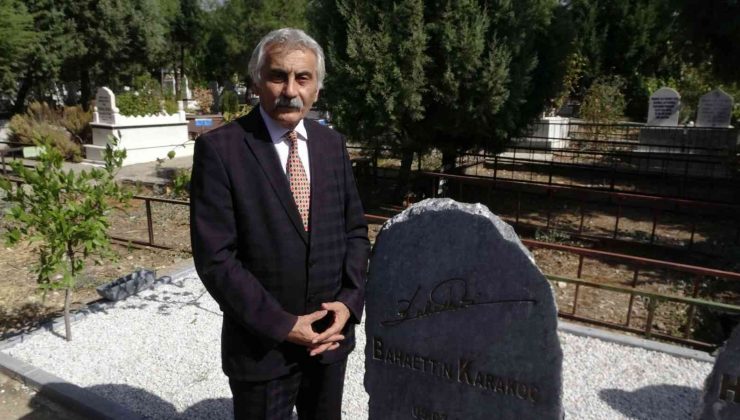 Şair-Yazar Bahaettin Karakoç mezarı başında dualarla anıldı