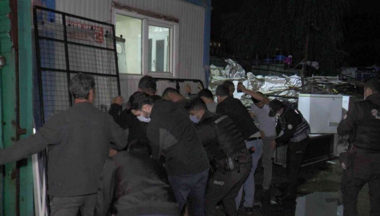 Sancaktepe’de yabancı uyruklu kâğıt toplayıcılarına operasyon