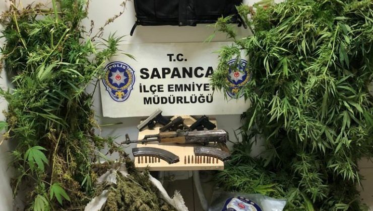 Sapanca polisinden operasyon: Silah ve uyuşturucu ele geçirildi