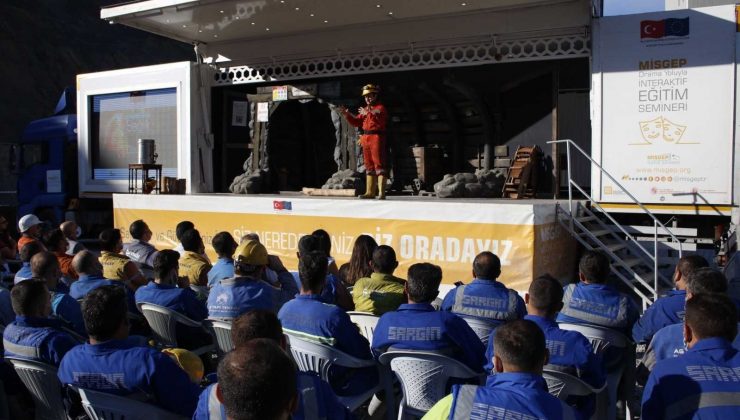 Siirt’te maden işçilerine iş sağlığı ve güvenliği tiyatroyla anlatıldı