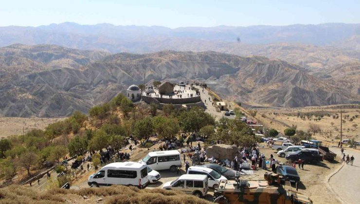 Şırnak’ta 3 asırlık ’mezarlık ziyareti’ geleneği