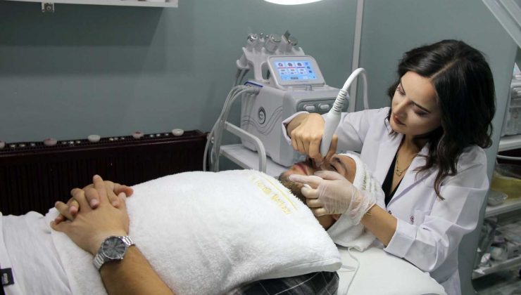 Sivas’ta erkekler güzellik salonlarından çıkmıyor